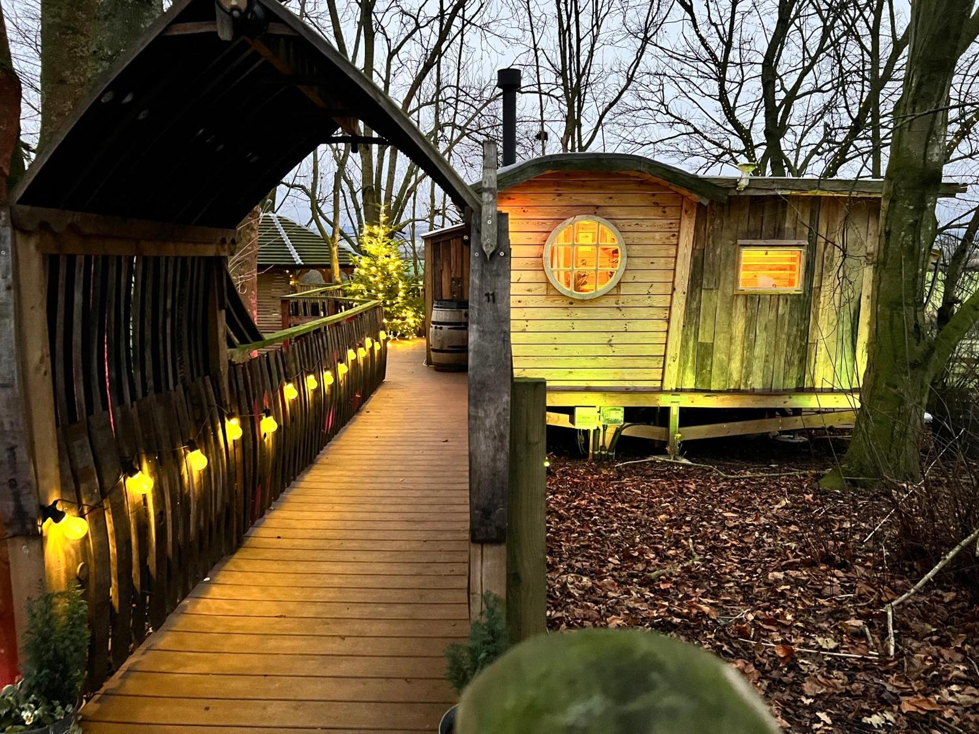 Burtree Country House, Tipi'S, Treehouse & Lodge & House Rooms With Hot Tubs In A Private Garden เทิร์สก์ ภายนอก รูปภาพ