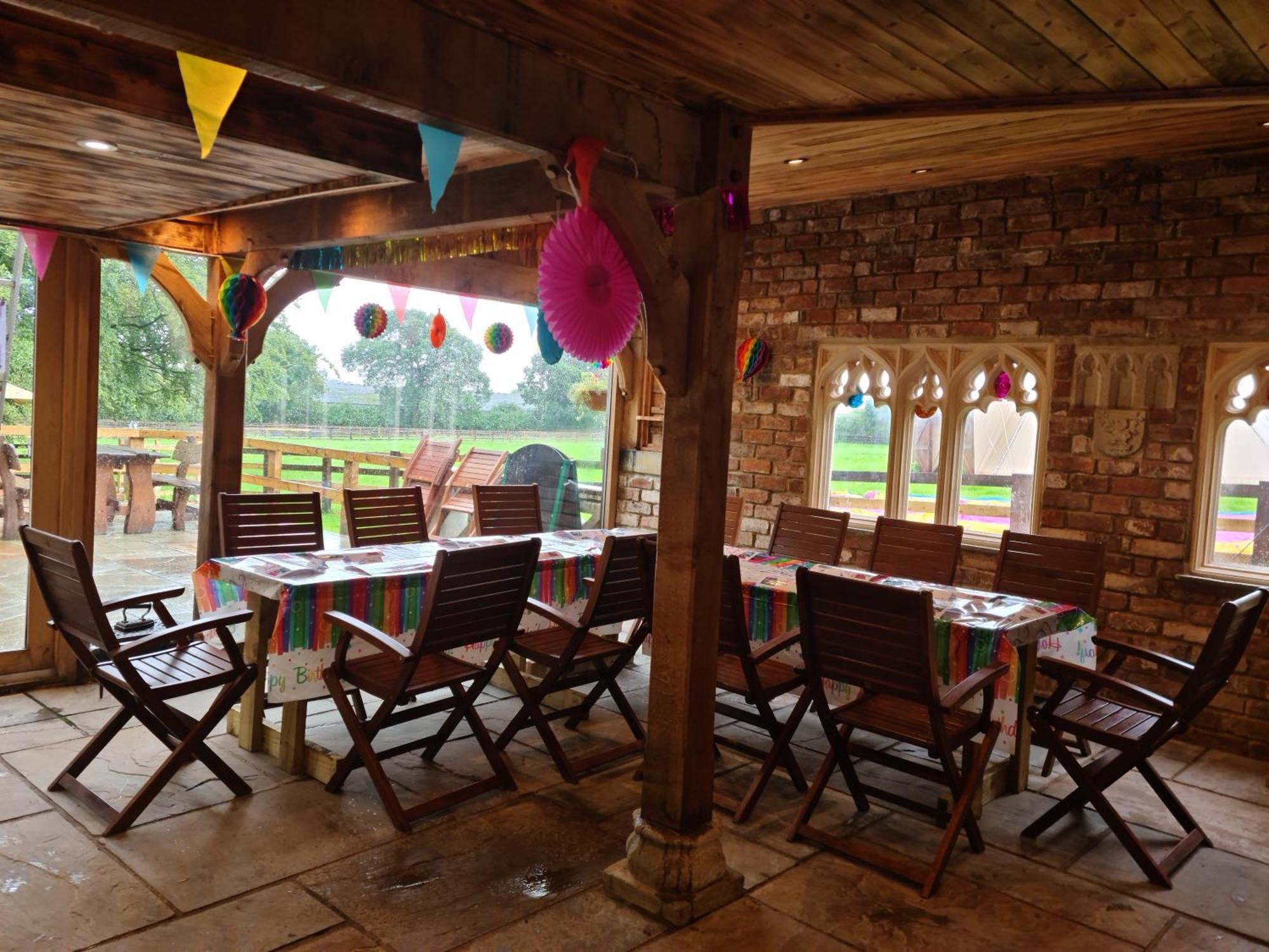 Burtree Country House, Tipi'S, Treehouse & Lodge & House Rooms With Hot Tubs In A Private Garden เทิร์สก์ ภายนอก รูปภาพ